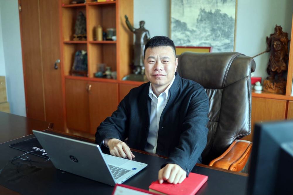 德安实业董事长陈安慰